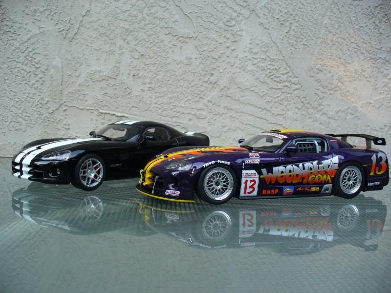 AutoArt's 2003 Dodge Viper Competition Coupe 13 Woodhouse DiecastXchange Forum